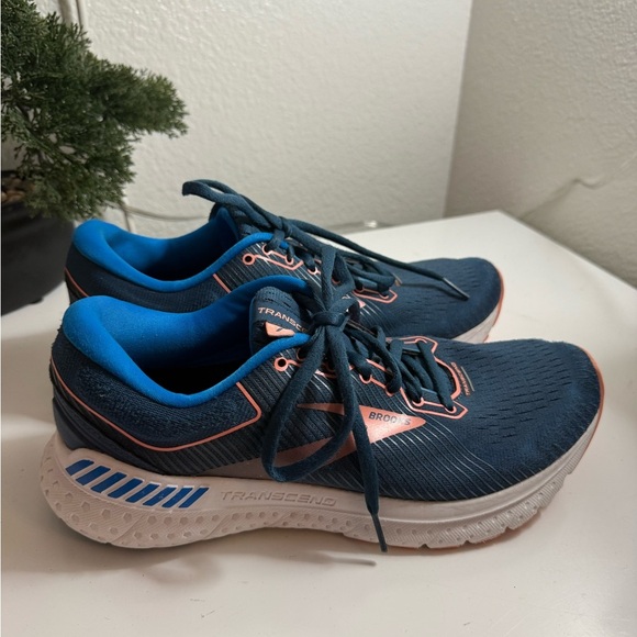 Brooks transcends  7 women’s blue - Picture 2 of 7